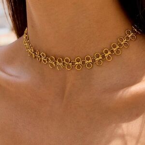 18K Gold Plated Floral Choker Necklace